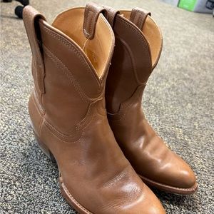 Brand new: Women’s Caramel Tacovas Leather Booties